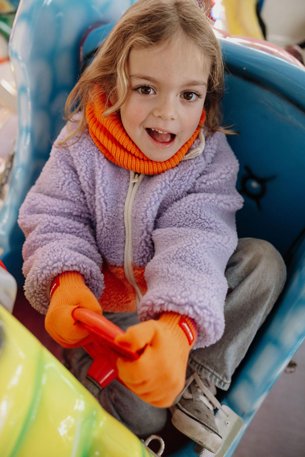 Hello Hossy - Luvas Handy Indie