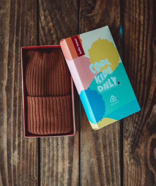 Hello Hossy - Flow Nut Beanie