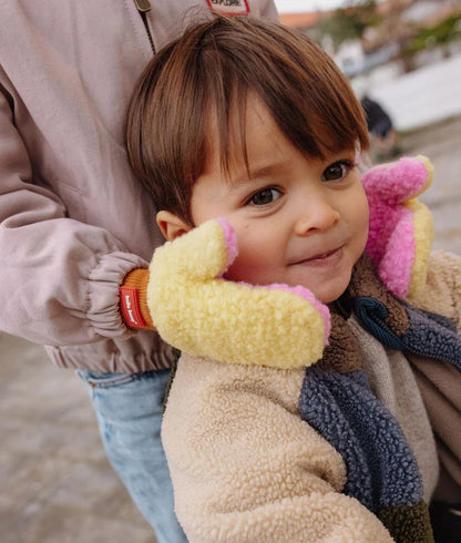 Hello Hossy - Luvas Heaty Kira