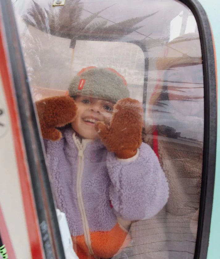 Hello Hossy - Luvas Heaty Sven